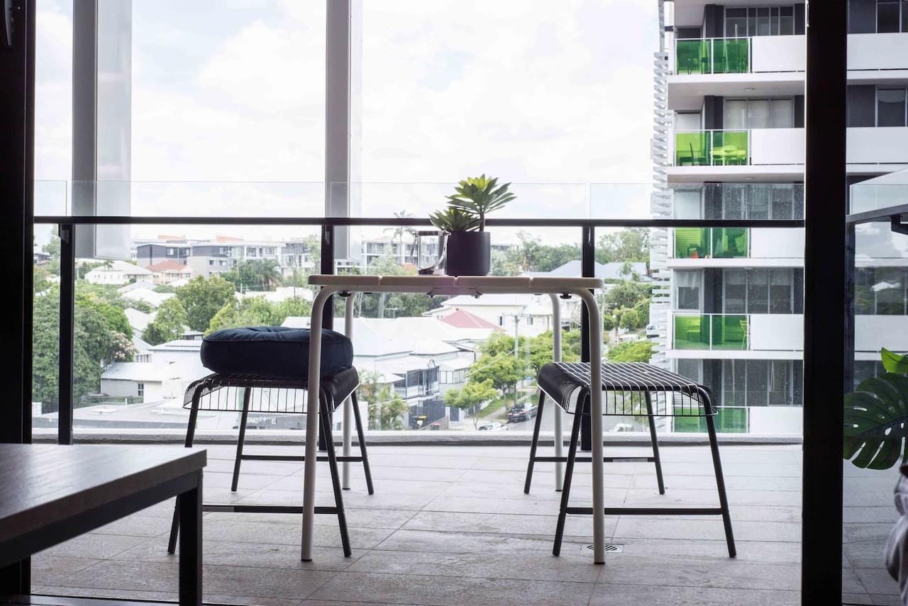 Modern Apartment With Balcony & Parking Brisbane Bagian luar foto